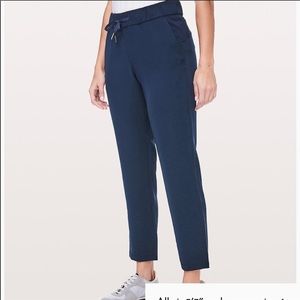 Lululemon 7/8 on the fly pant